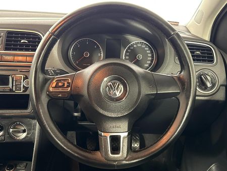 2012-Volkswagen-Polo-12-TDI-Bluemotion-5-dr_11