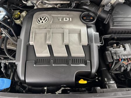 2012-Volkswagen-Polo-12-TDI-Bluemotion-5-dr_12