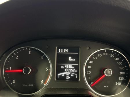 2012-Volkswagen-Polo-12-TDI-Bluemotion-5-dr_2