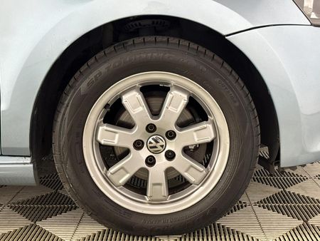 2012-Volkswagen-Polo-12-TDI-Bluemotion-5-dr_5