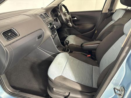 2012-Volkswagen-Polo-12-TDI-Bluemotion-5-dr_8
