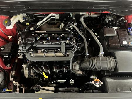 2023-Hyundai-Venue-12-Motion_12