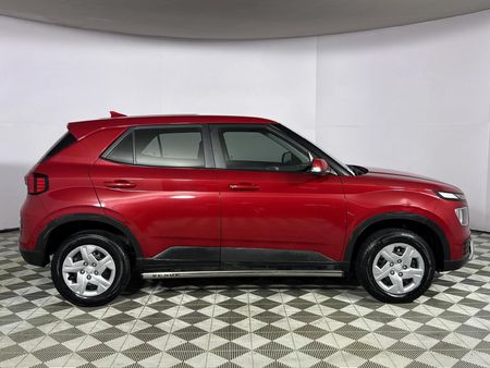 2023-Hyundai-Venue-12-Motion_16