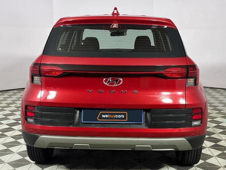 2023-Hyundai-Venue-12-Motion_17