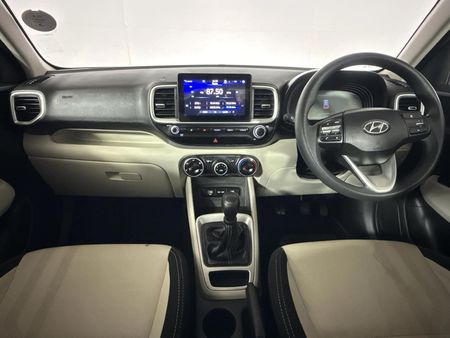 2023-Hyundai-Venue-12-Motion_1