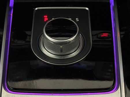 2016-Jaguar-XE-30-SC-S-Auto_10