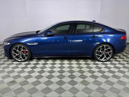 2016-Jaguar-XE-30-SC-S-Auto_18