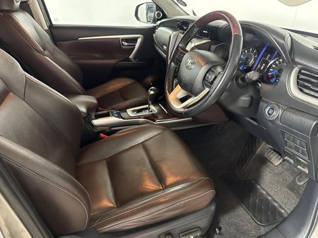 2016-Toyota-Fortuner-28-GD-6-4x4-Auto_9