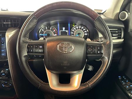 2016-Toyota-Fortuner-28-GD-6-4x4-Auto_11