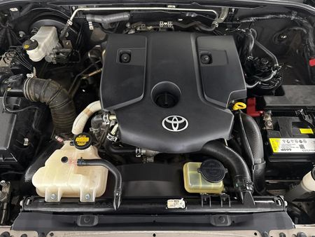 2016-Toyota-Fortuner-28-GD-6-4x4-Auto_12