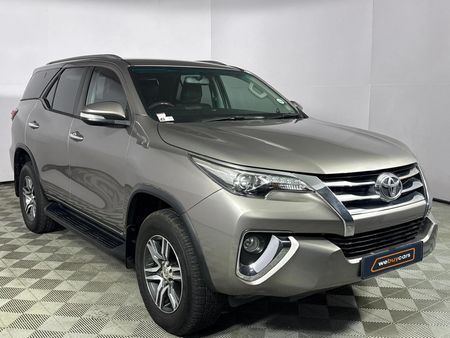 2016-Toyota-Fortuner-28-GD-6-4x4-Auto_15