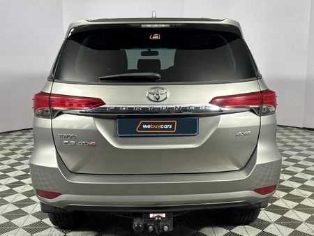 2016-Toyota-Fortuner-28-GD-6-4x4-Auto_17