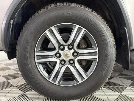 2016-Toyota-Fortuner-28-GD-6-4x4-Auto_4