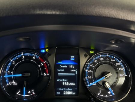 2025-Toyota-Hilux-28-GD-6-Raised-Body-Legend-4x4-Auto-Extended-Cab_1