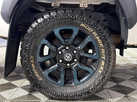 2025-Toyota-Hilux-28-GD-6-Raised-Body-Legend-4x4-Auto-Extended-Cab_5