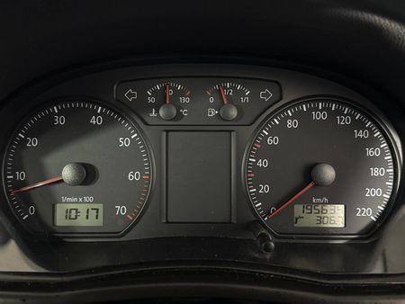 2014-Volkswagen-Polo-Vivo-14-Trendline_2