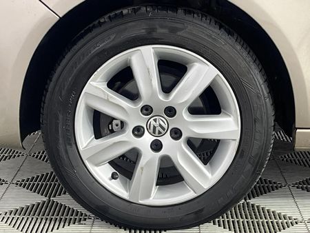 2014-Volkswagen-Polo-Vivo-14-Trendline_4
