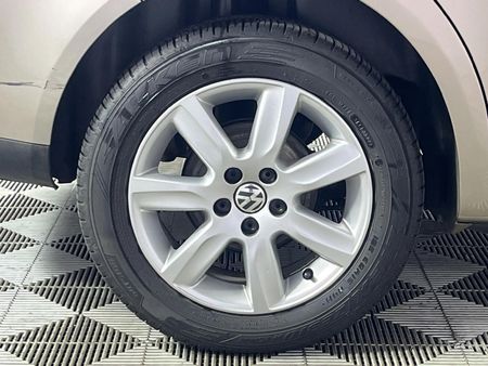2014-Volkswagen-Polo-Vivo-14-Trendline_7