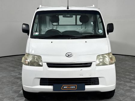 2011-Daihatsu-Gran-Max-15_7