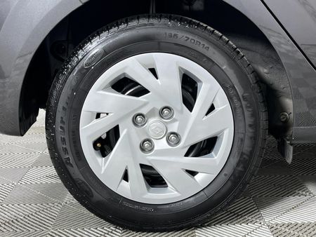 2025-Hyundai-Grand-i10-10-Motion_7