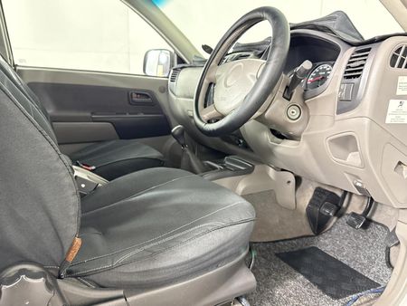 2005-Isuzu-KB-300-TDi-LX-Double-Cab_9