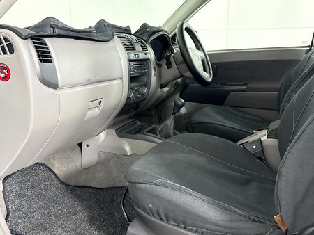 2005-Isuzu-KB-300-TDi-LX-Double-Cab_8