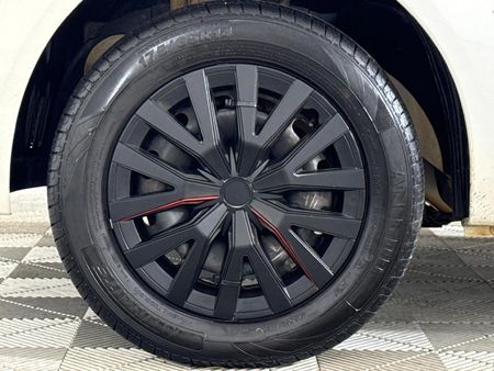2014-Ford-Figo-14-Ambiente_4