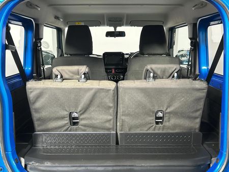 2024-Suzuki-Jimny-15-GLX_13