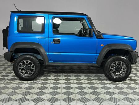 2024-Suzuki-Jimny-15-GLX_16