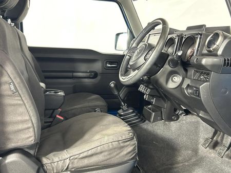 2024-Suzuki-Jimny-15-GLX_8