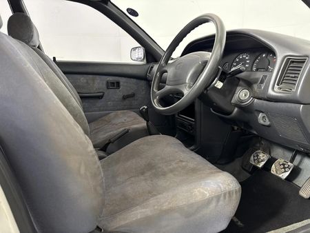 2001-Toyota-Tazz-130_9