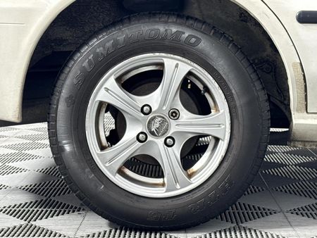 2001-Toyota-Tazz-130_7