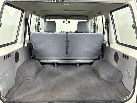 2020-Toyota-Land-Cruiser-76-45-D-V8-Station-Wagon_12