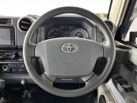 2019-Toyota-Land-Cruiser-79-45-D-Double-Cab_11