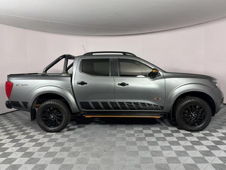 2020-Nissan-Navara-23D-Stealth-4x4-Auto-Double-Cab_17