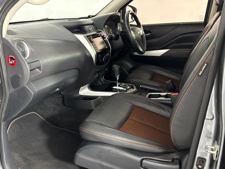 2020-Nissan-Navara-23D-Stealth-4x4-Auto-Double-Cab_8