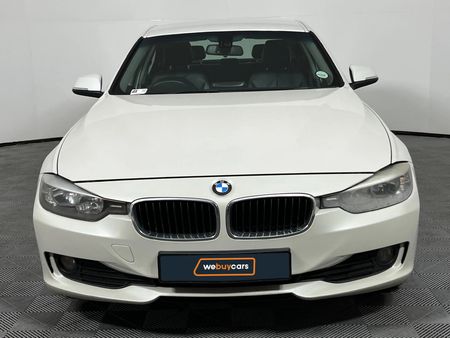 2014-BMW-3-Series-320i-Auto_15