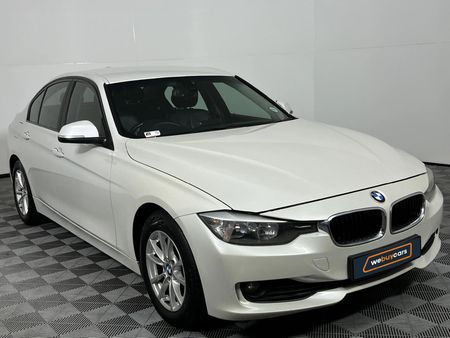 2014-BMW-3-Series-320i-Auto_16