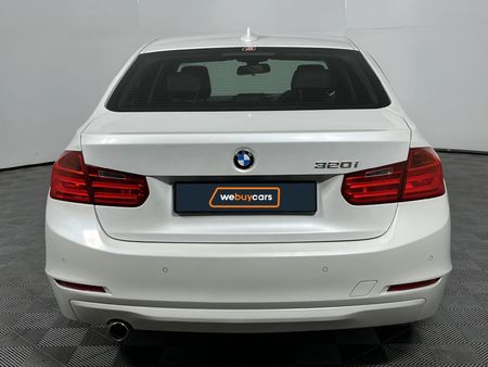 2014-BMW-3-Series-320i-Auto_18
