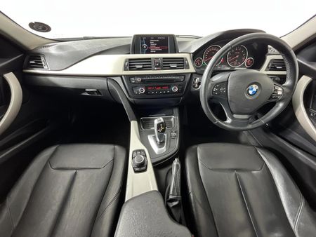 2014-BMW-3-Series-320i-Auto_1