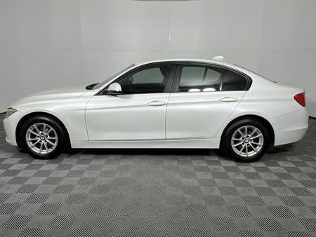 2014-BMW-3-Series-320i-Auto_19