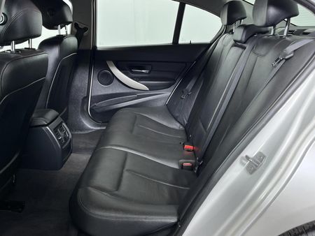 2014-BMW-3-Series-320i-Auto_3