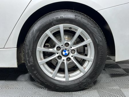 2014-BMW-3-Series-320i-Auto_6