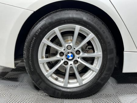 2014-BMW-3-Series-320i-Auto_7
