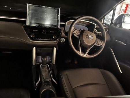 2025-Toyota-Corolla-Cross-18-XR-Hybrid_9