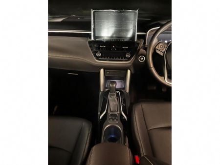 2025-Toyota-Corolla-Cross-18-XR-Hybrid_10