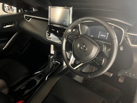2025-Toyota-Corolla-Cross-18-XR-Hybrid_5