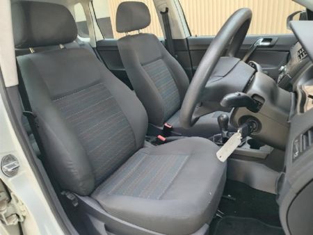 2015-Volkswagen-Polo-Vivo-GP-14-Trendline-5-dr_10