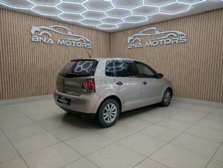 2015-Volkswagen-Polo-Vivo-GP-14-Trendline-5-dr_6