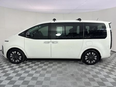 2022-Hyundai-Staria-22d-Luxury-Auto_18